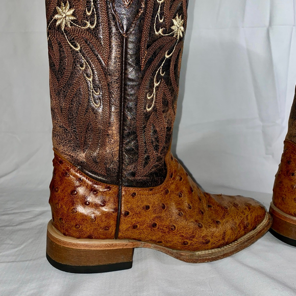 Cowtown Women’s Full Quill Ostrich Print Square Toe Boots - Picture 9 of 14